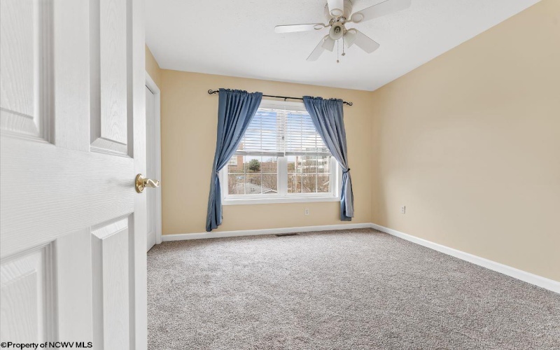 9 Willow Ridge Drive, Morgantown, West Virginia 26505, 2 Bedrooms Bedrooms, 5 Rooms Rooms,2 BathroomsBathrooms,Single Family Attached,For Sale,Willow Ridge,10163064