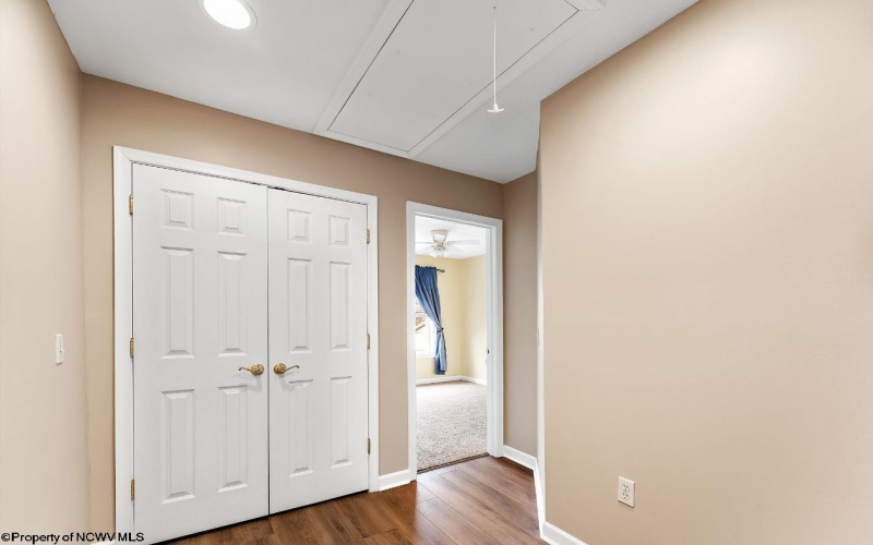 9 Willow Ridge Drive, Morgantown, West Virginia 26505, 2 Bedrooms Bedrooms, 5 Rooms Rooms,2 BathroomsBathrooms,Single Family Attached,For Sale,Willow Ridge,10163064