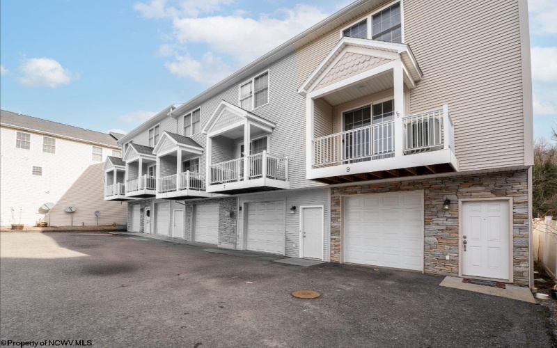 9 Willow Ridge Drive, Morgantown, West Virginia 26505, 2 Bedrooms Bedrooms, 5 Rooms Rooms,2 BathroomsBathrooms,Single Family Attached,For Sale,Willow Ridge,10163064