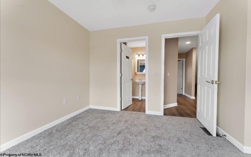 9 Willow Ridge Drive, Morgantown, West Virginia 26505, 2 Bedrooms Bedrooms, 5 Rooms Rooms,2 BathroomsBathrooms,Single Family Attached,For Sale,Willow Ridge,10163064