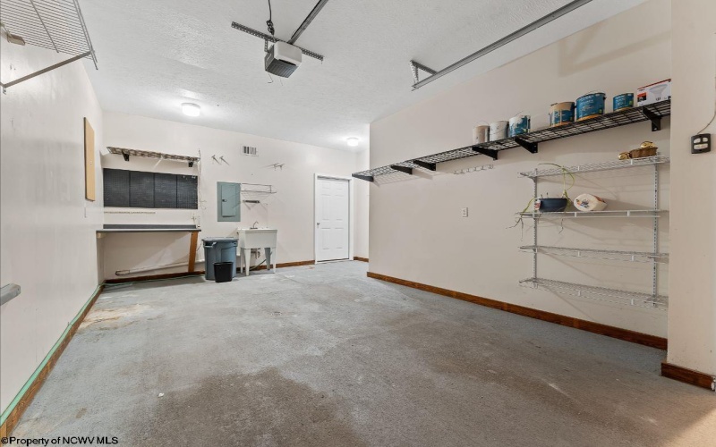 9 Willow Ridge Drive, Morgantown, West Virginia 26505, 2 Bedrooms Bedrooms, 5 Rooms Rooms,2 BathroomsBathrooms,Single Family Attached,For Sale,Willow Ridge,10163064