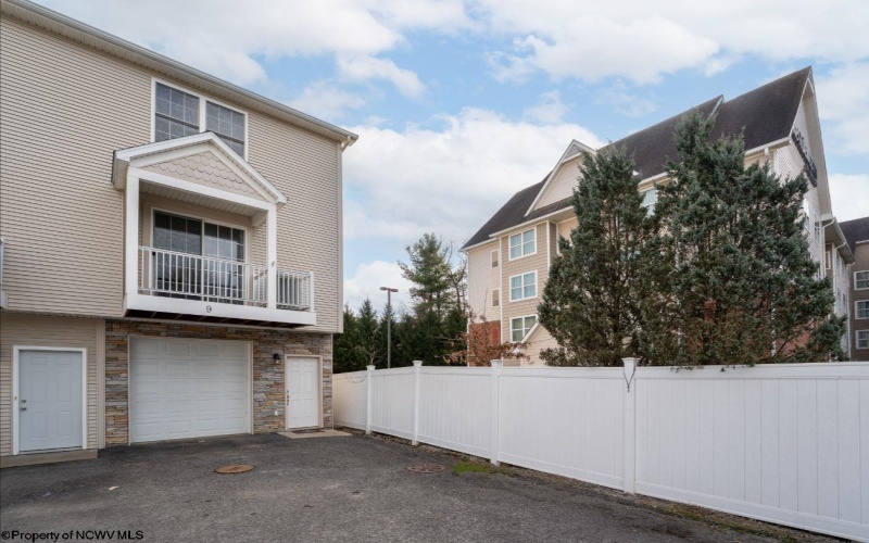 9 Willow Ridge Drive, Morgantown, West Virginia 26505, 2 Bedrooms Bedrooms, 5 Rooms Rooms,2 BathroomsBathrooms,Single Family Attached,For Sale,Willow Ridge,10163064