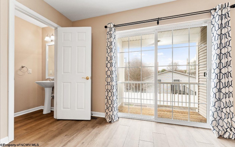 9 Willow Ridge Drive, Morgantown, West Virginia 26505, 2 Bedrooms Bedrooms, 5 Rooms Rooms,2 BathroomsBathrooms,Single Family Attached,For Sale,Willow Ridge,10163064