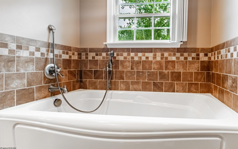 4 Palmetto Drive, Morgantown, West Virginia 26508, 3 Bedrooms Bedrooms, 7 Rooms Rooms,4 BathroomsBathrooms,Residential Rentals,For Rent,Palmetto,10163069