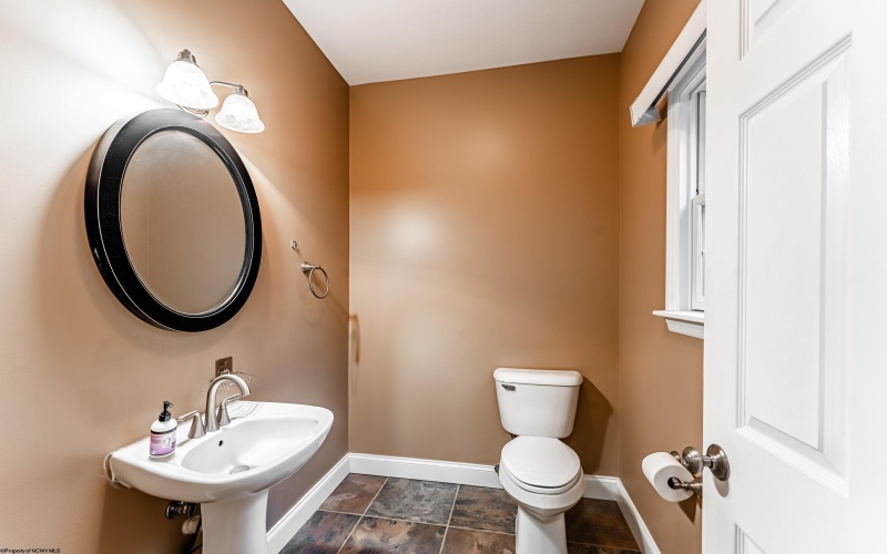 4 Palmetto Drive, Morgantown, West Virginia 26508, 3 Bedrooms Bedrooms, 7 Rooms Rooms,4 BathroomsBathrooms,Residential Rentals,For Rent,Palmetto,10163069