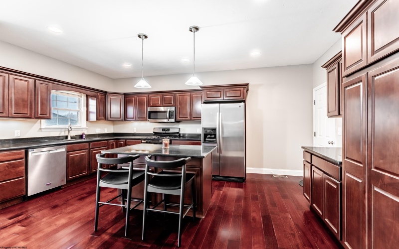 4 Palmetto Drive, Morgantown, West Virginia 26508, 3 Bedrooms Bedrooms, 7 Rooms Rooms,4 BathroomsBathrooms,Residential Rentals,For Rent,Palmetto,10163069