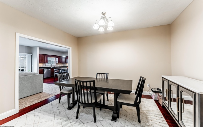 4 Palmetto Drive, Morgantown, West Virginia 26508, 3 Bedrooms Bedrooms, 7 Rooms Rooms,4 BathroomsBathrooms,Residential Rentals,For Rent,Palmetto,10163069