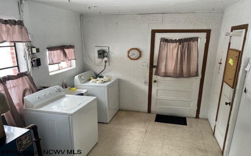 81 Pine Circle Drive, Elkins, West Virginia 26241, 3 Bedrooms Bedrooms, 8 Rooms Rooms,1 BathroomBathrooms,Single Family Detached,For Sale,Pine Circle,10163067