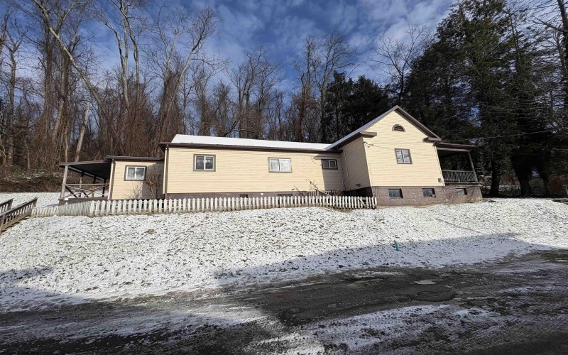 701 View Avenue, Fairmont, West Virginia 26554, 3 Bedrooms Bedrooms, 6 Rooms Rooms,2 BathroomsBathrooms,Single Family Detached,For Sale,View,10163061
