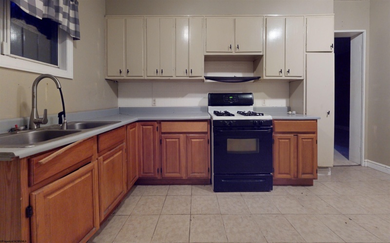 701 View Avenue, Fairmont, West Virginia 26554, 3 Bedrooms Bedrooms, 6 Rooms Rooms,2 BathroomsBathrooms,Single Family Detached,For Sale,View,10163061