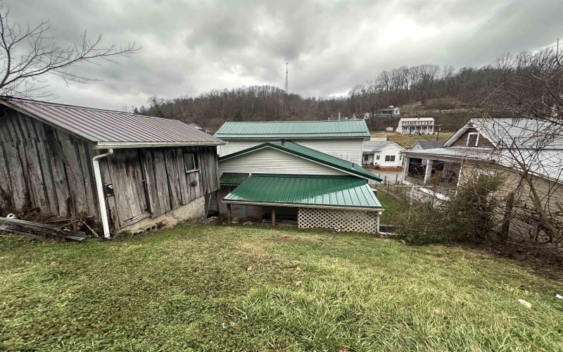 318 Broad Street, Weston, West Virginia 26452, 3 Bedrooms Bedrooms, 6 Rooms Rooms,1 BathroomBathrooms,Single Family Detached,For Sale,Broad,10163075