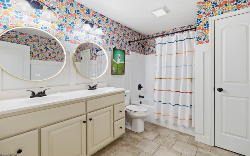 512 Persimmon Lane, Bridgeport, West Virginia 26330, 3 Bedrooms Bedrooms, 8 Rooms Rooms,2 BathroomsBathrooms,Single Family Attached,For Sale,Persimmon,10163072