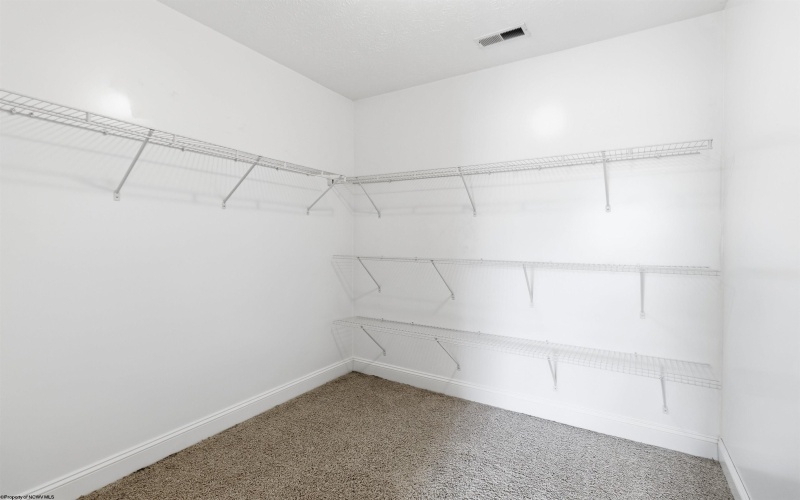 512 Persimmon Lane, Bridgeport, West Virginia 26330, 3 Bedrooms Bedrooms, 8 Rooms Rooms,2 BathroomsBathrooms,Single Family Attached,For Sale,Persimmon,10163072