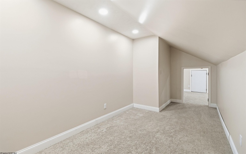 512 Persimmon Lane, Bridgeport, West Virginia 26330, 3 Bedrooms Bedrooms, 8 Rooms Rooms,2 BathroomsBathrooms,Single Family Attached,For Sale,Persimmon,10163072