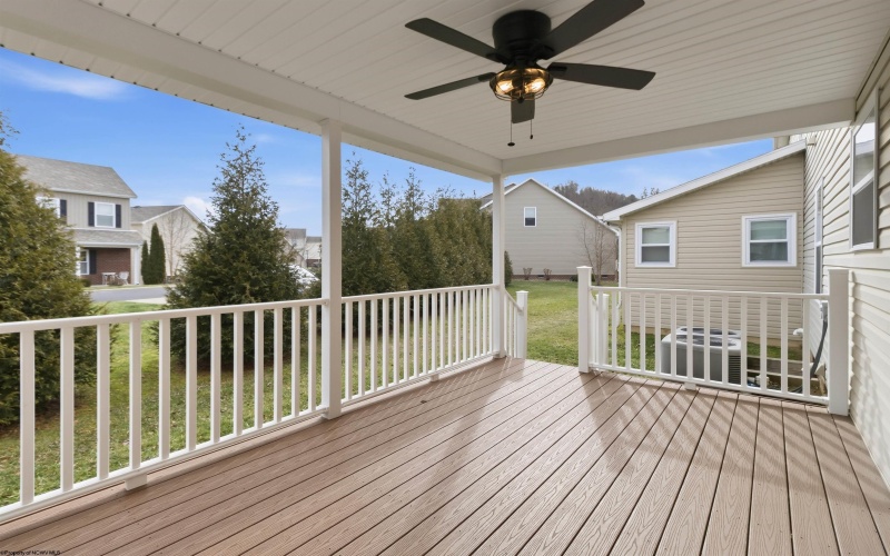 512 Persimmon Lane, Bridgeport, West Virginia 26330, 3 Bedrooms Bedrooms, 8 Rooms Rooms,2 BathroomsBathrooms,Single Family Attached,For Sale,Persimmon,10163072