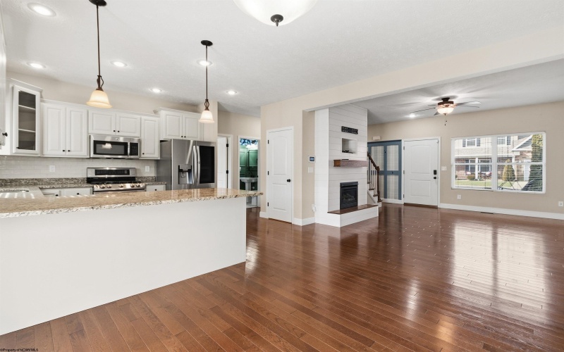 512 Persimmon Lane, Bridgeport, West Virginia 26330, 3 Bedrooms Bedrooms, 8 Rooms Rooms,2 BathroomsBathrooms,Single Family Attached,For Sale,Persimmon,10163072