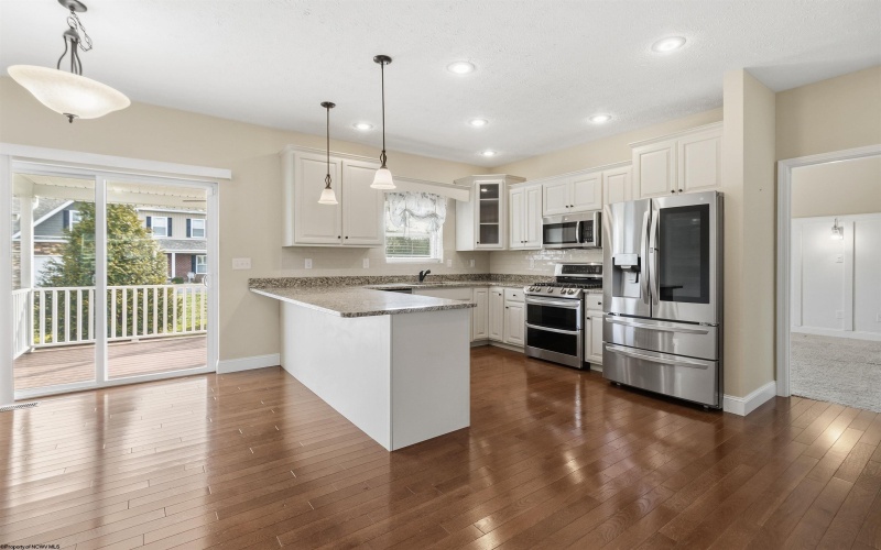 512 Persimmon Lane, Bridgeport, West Virginia 26330, 3 Bedrooms Bedrooms, 8 Rooms Rooms,2 BathroomsBathrooms,Single Family Attached,For Sale,Persimmon,10163072