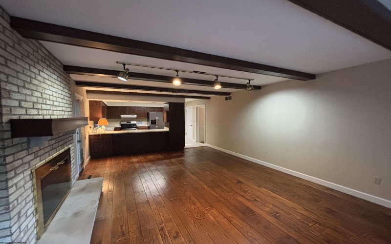 121 Stoneybrook Road, Clarksburg, West Virginia 26301-5658, 3 Bedrooms Bedrooms, 8 Rooms Rooms,2 BathroomsBathrooms,Single Family Detached,For Sale,Stoneybrook,10160756