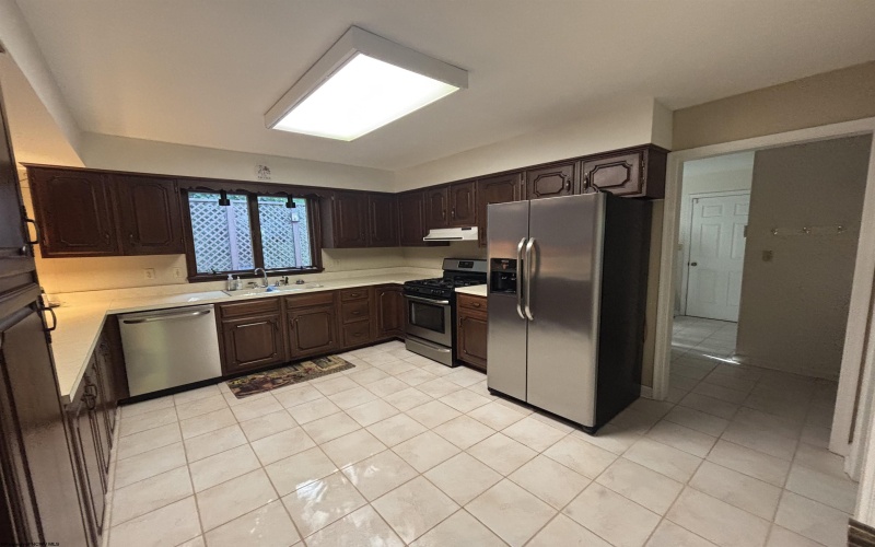 121 Stoneybrook Road, Clarksburg, West Virginia 26301-5658, 3 Bedrooms Bedrooms, 8 Rooms Rooms,2 BathroomsBathrooms,Single Family Detached,For Sale,Stoneybrook,10160756