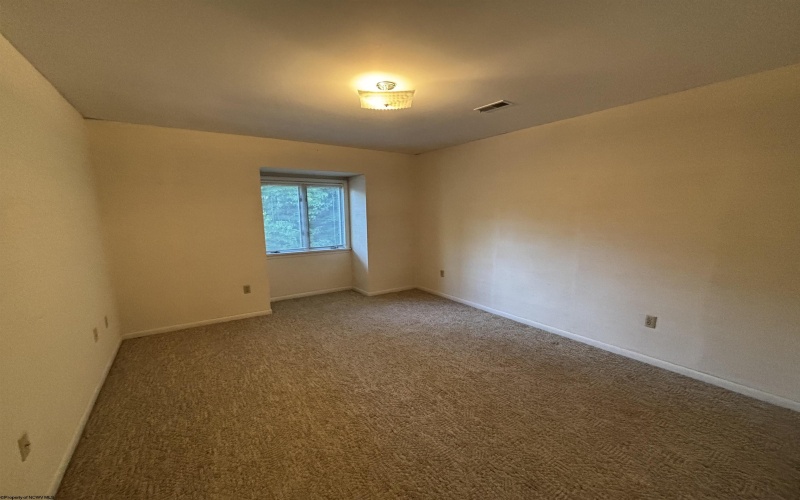 121 Stoneybrook Road, Clarksburg, West Virginia 26301-5658, 3 Bedrooms Bedrooms, 8 Rooms Rooms,2 BathroomsBathrooms,Single Family Detached,For Sale,Stoneybrook,10160756