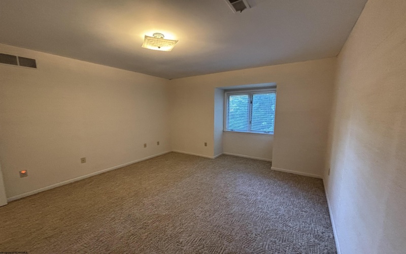 121 Stoneybrook Road, Clarksburg, West Virginia 26301-5658, 3 Bedrooms Bedrooms, 8 Rooms Rooms,2 BathroomsBathrooms,Single Family Detached,For Sale,Stoneybrook,10160756