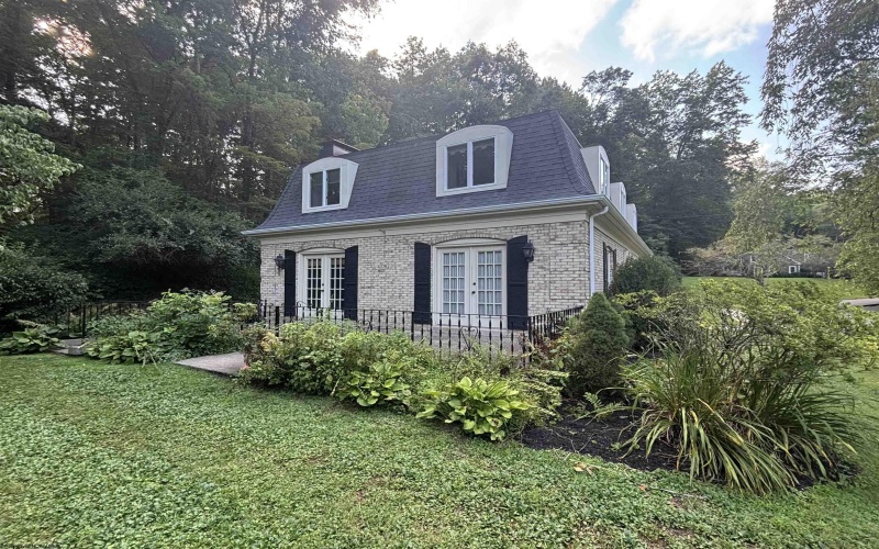 121 Stoneybrook Road, Clarksburg, West Virginia 26301-5658, 3 Bedrooms Bedrooms, 8 Rooms Rooms,2 BathroomsBathrooms,Single Family Detached,For Sale,Stoneybrook,10160756