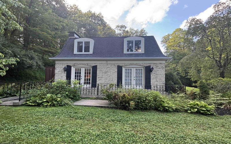 121 Stoneybrook Road, Clarksburg, West Virginia 26301-5658, 3 Bedrooms Bedrooms, 8 Rooms Rooms,2 BathroomsBathrooms,Single Family Detached,For Sale,Stoneybrook,10160756