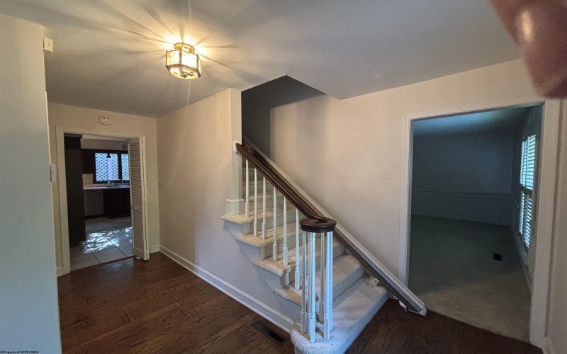 121 Stoneybrook Road, Clarksburg, West Virginia 26301-5658, 3 Bedrooms Bedrooms, 8 Rooms Rooms,2 BathroomsBathrooms,Single Family Detached,For Sale,Stoneybrook,10160756