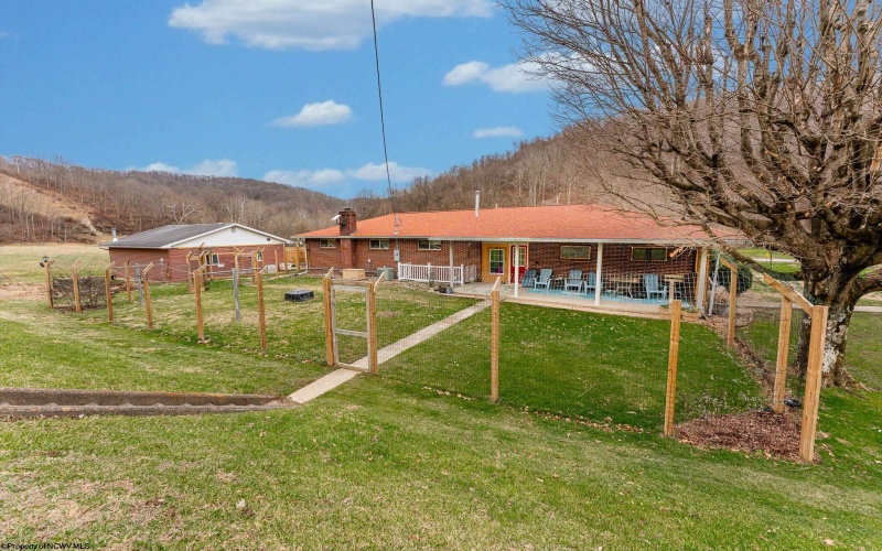 7488 Mason Dixon HWY Highway, Wana, West Virginia 26590, 2 Bedrooms Bedrooms, 7 Rooms Rooms,2 BathroomsBathrooms,Single Family Detached,For Sale,Mason Dixon HWY,10163079