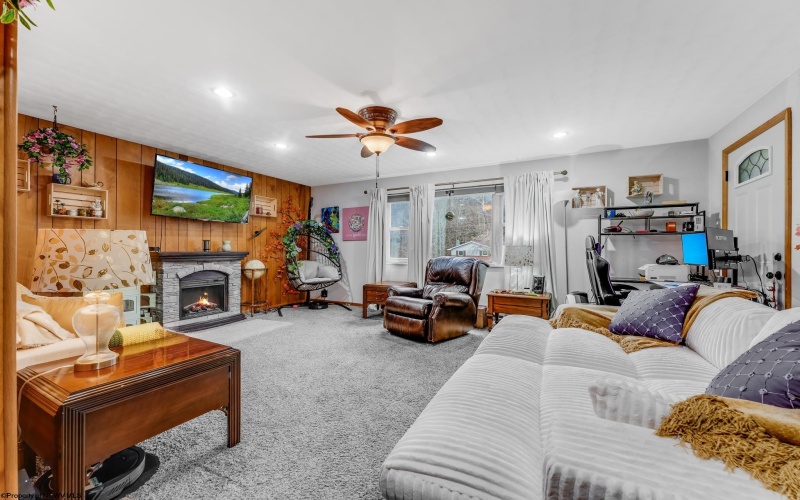 7488 Mason Dixon HWY Highway, Wana, West Virginia 26590, 2 Bedrooms Bedrooms, 7 Rooms Rooms,2 BathroomsBathrooms,Single Family Detached,For Sale,Mason Dixon HWY,10163079