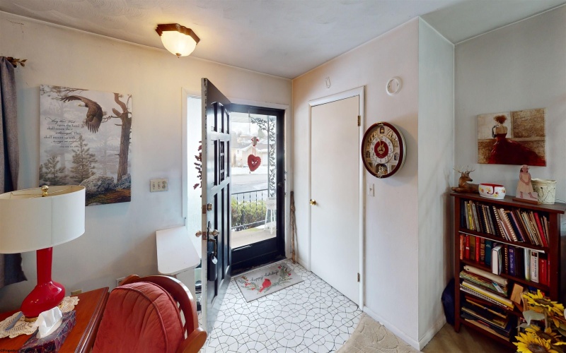 206 Gilbob Street, Fairmont, West Virginia 26554-9998, 3 Bedrooms Bedrooms, 10 Rooms Rooms,1 BathroomBathrooms,Single Family Detached,For Sale,Gilbob,10163077