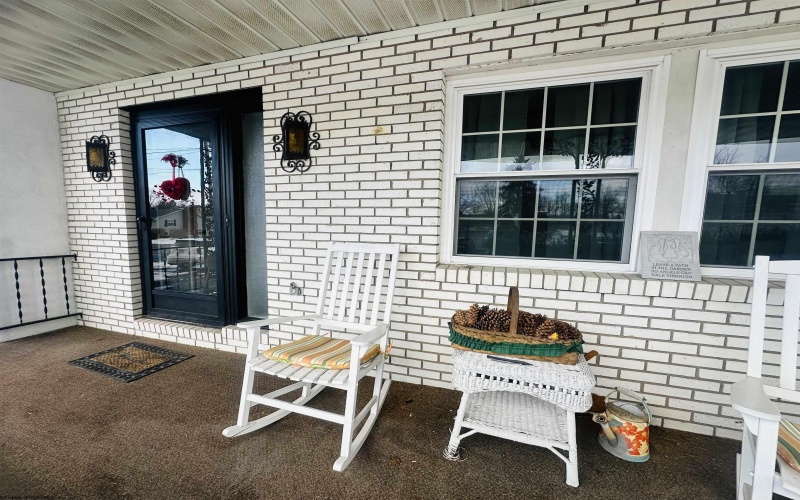 206 Gilbob Street, Fairmont, West Virginia 26554-9998, 3 Bedrooms Bedrooms, 10 Rooms Rooms,1 BathroomBathrooms,Single Family Detached,For Sale,Gilbob,10163077