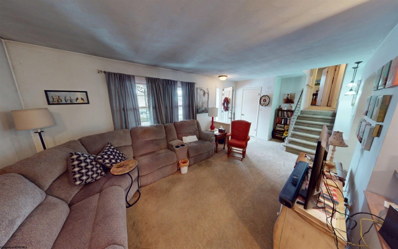 206 Gilbob Street, Fairmont, West Virginia 26554-9998, 3 Bedrooms Bedrooms, 10 Rooms Rooms,1 BathroomBathrooms,Single Family Detached,For Sale,Gilbob,10163077