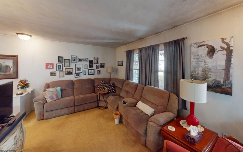 206 Gilbob Street, Fairmont, West Virginia 26554-9998, 3 Bedrooms Bedrooms, 10 Rooms Rooms,1 BathroomBathrooms,Single Family Detached,For Sale,Gilbob,10163077