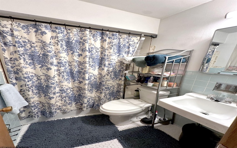 119 3rd Street, Weston, West Virginia 26452, 3 Bedrooms Bedrooms, 6 Rooms Rooms,1 BathroomBathrooms,Single Family Detached,For Sale,3rd,10163080