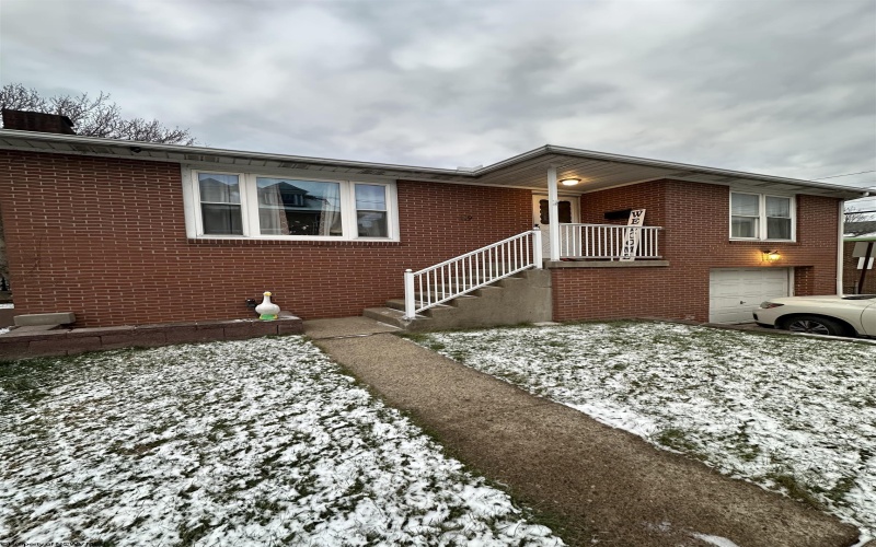 119 3rd Street, Weston, West Virginia 26452, 3 Bedrooms Bedrooms, 6 Rooms Rooms,1 BathroomBathrooms,Single Family Detached,For Sale,3rd,10163080