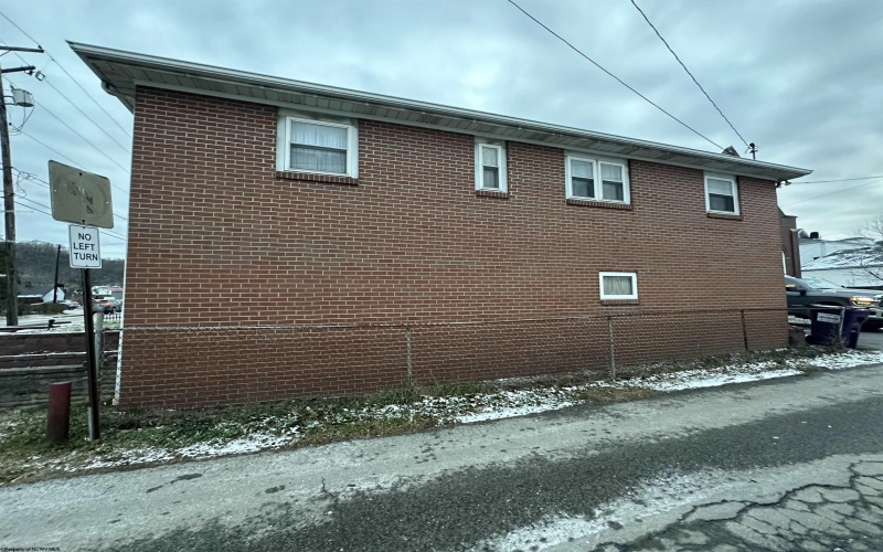 119 3rd Street, Weston, West Virginia 26452, 3 Bedrooms Bedrooms, 6 Rooms Rooms,1 BathroomBathrooms,Single Family Detached,For Sale,3rd,10163080