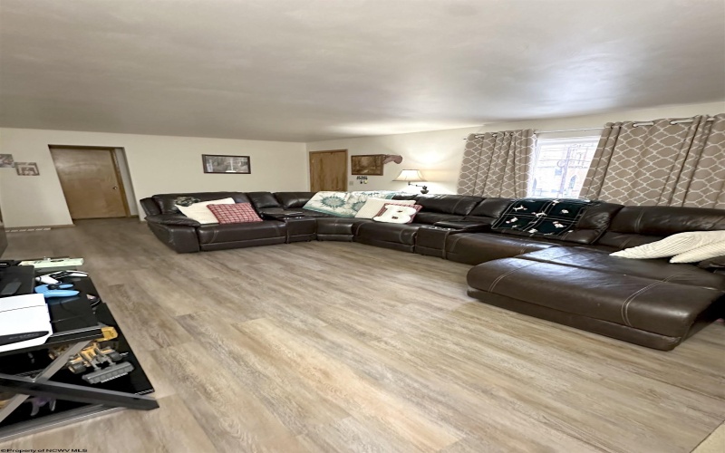 119 3rd Street, Weston, West Virginia 26452, 3 Bedrooms Bedrooms, 6 Rooms Rooms,1 BathroomBathrooms,Single Family Detached,For Sale,3rd,10163080