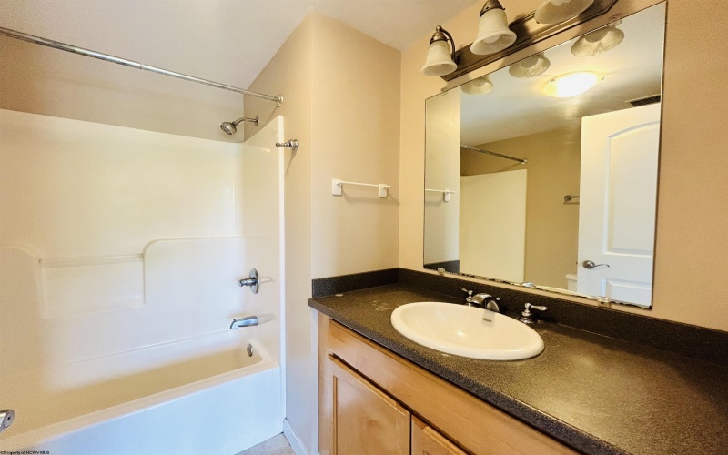 1117 University Avenue, Morgantown, West Virginia 26505, 1 Bedroom Bedrooms, 5 Rooms Rooms,1 BathroomBathrooms,Single Family Attached,For Sale,University,10160407