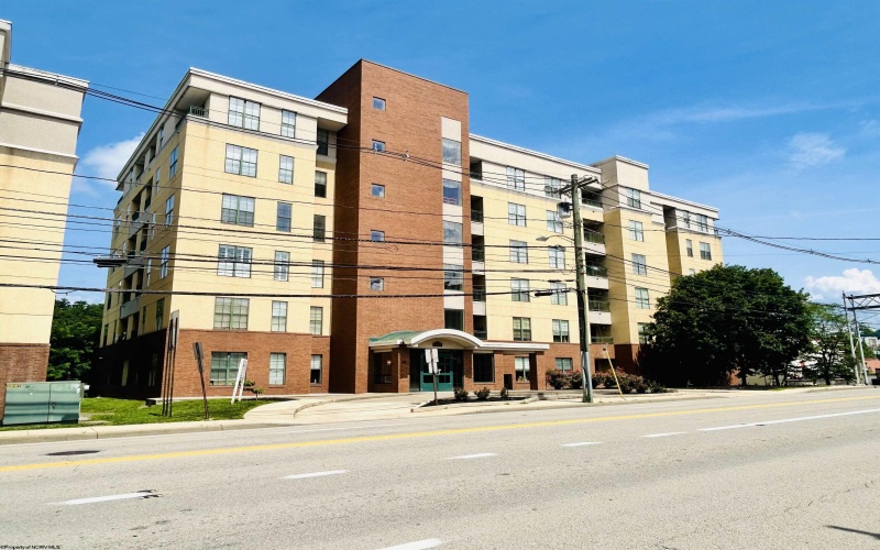 1117 University Avenue, Morgantown, West Virginia 26505, 1 Bedroom Bedrooms, 5 Rooms Rooms,1 BathroomBathrooms,Single Family Attached,For Sale,University,10160407