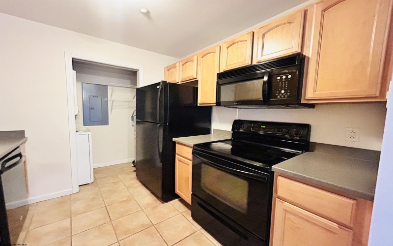 1117 University Avenue, Morgantown, West Virginia 26505, 1 Bedroom Bedrooms, 5 Rooms Rooms,1 BathroomBathrooms,Single Family Attached,For Sale,University,10160407