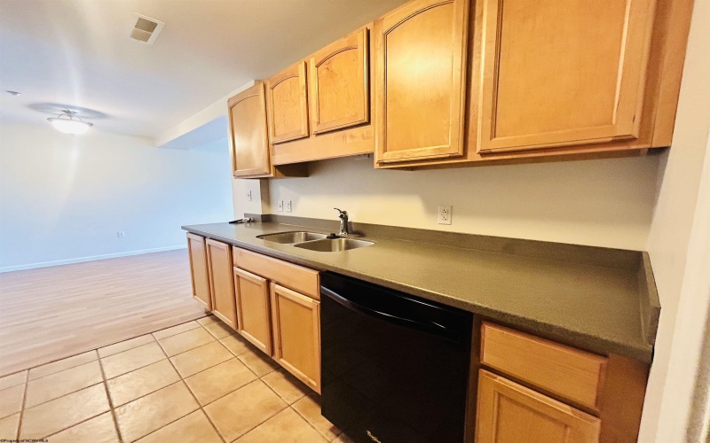 1117 University Avenue, Morgantown, West Virginia 26505, 1 Bedroom Bedrooms, 5 Rooms Rooms,1 BathroomBathrooms,Single Family Attached,For Sale,University,10160407