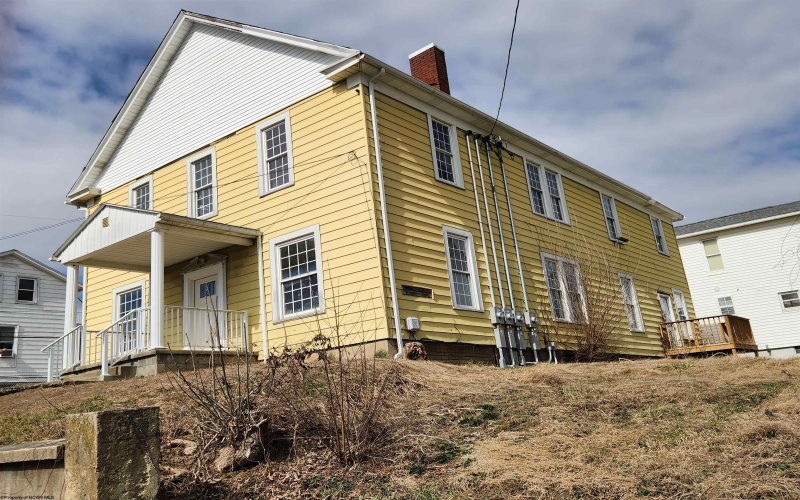 600 Linden Avenue, Clarksburg, West Virginia 26301, ,Multi-unit/income,For Sale,Linden,10159501