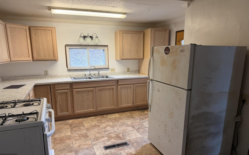 112 Cornell Avenue, Morgantown, West Virginia 26505, ,Multi-unit/income,For Sale,Cornell,10163091