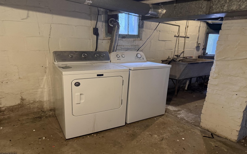 112 Cornell Avenue, Morgantown, West Virginia 26505, ,Multi-unit/income,For Sale,Cornell,10163091