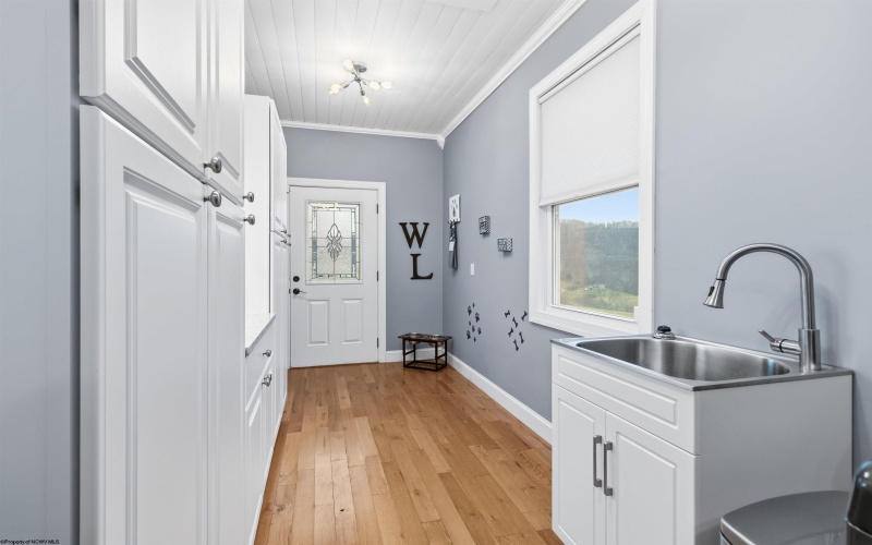 20 Blue Quill Road, Bridgeport, West Virginia 26330, 4 Bedrooms Bedrooms, 11 Rooms Rooms,4 BathroomsBathrooms,Single Family Detached,For Sale,Blue Quill,10163090