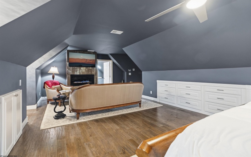 20 Blue Quill Road, Bridgeport, West Virginia 26330, 4 Bedrooms Bedrooms, 11 Rooms Rooms,4 BathroomsBathrooms,Single Family Detached,For Sale,Blue Quill,10163090