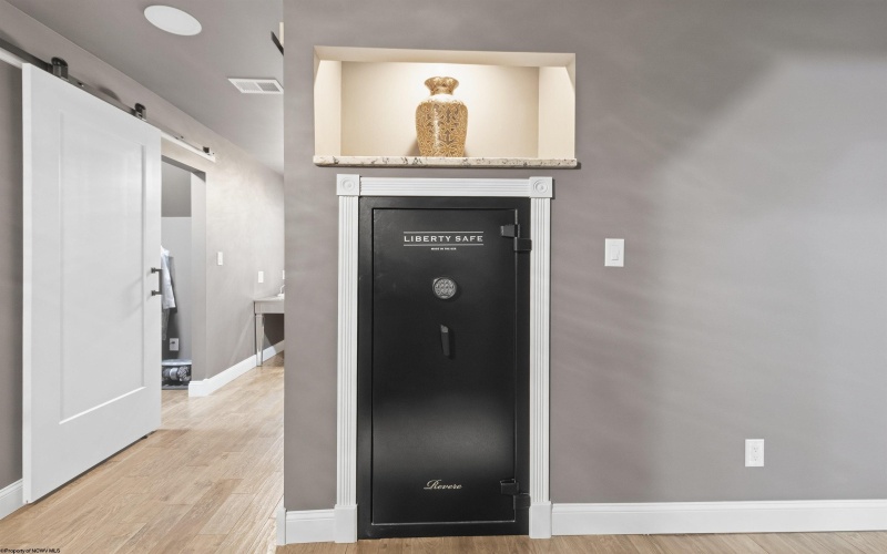 20 Blue Quill Road, Bridgeport, West Virginia 26330, 4 Bedrooms Bedrooms, 11 Rooms Rooms,4 BathroomsBathrooms,Single Family Detached,For Sale,Blue Quill,10163090