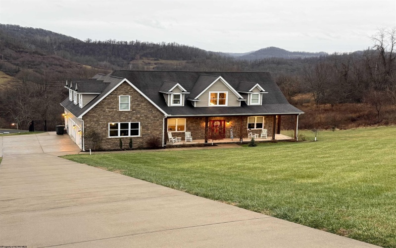 20 Blue Quill Road, Bridgeport, West Virginia 26330, 4 Bedrooms Bedrooms, 11 Rooms Rooms,4 BathroomsBathrooms,Single Family Detached,For Sale,Blue Quill,10163090