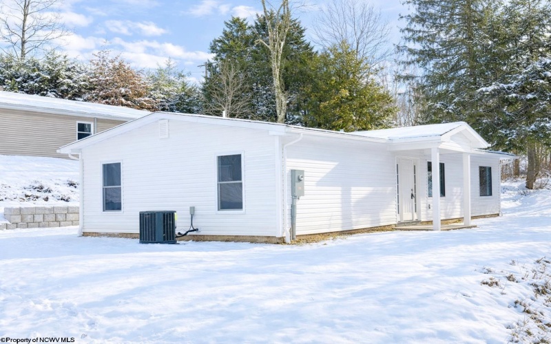 1231 Bell Run Road, Fairmont, West Virginia 26554-1406, 3 Bedrooms Bedrooms, 6 Rooms Rooms,2 BathroomsBathrooms,Single Family Detached,For Sale,Bell Run,10163083